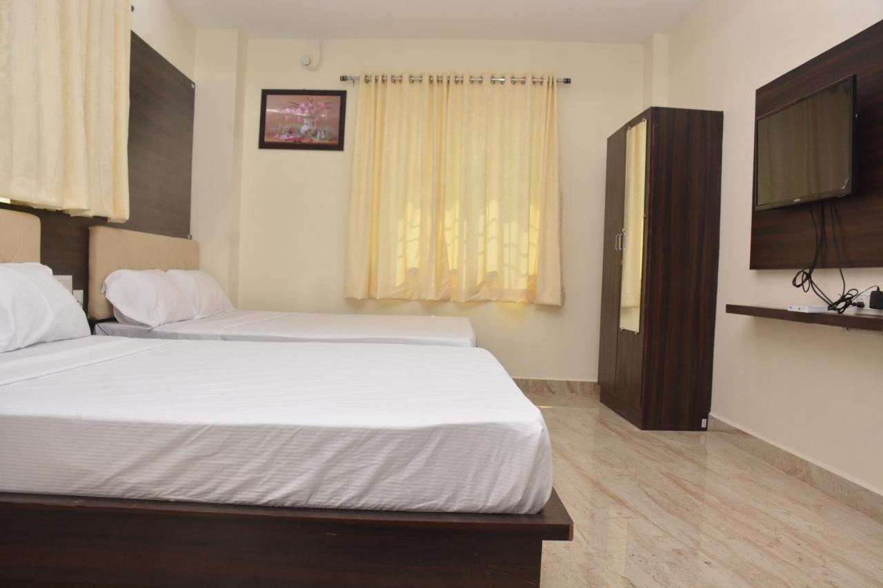 Arihanth Inn Велор Екстериор снимка