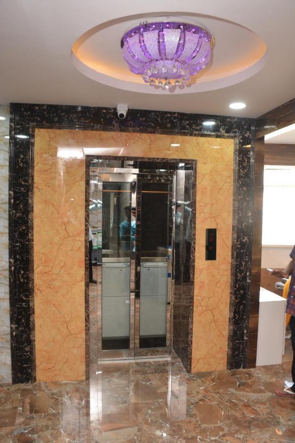Arihanth Inn Велор Екстериор снимка